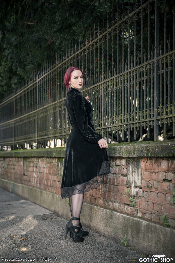 thegothicshop's tweet photo. Model: @Venus_Mantrap
Photographer: Miss Nephthys #villyv
Eden Dress: https://t.co/3N51TvtWAx https://t.co/Ps2K1fr4nk