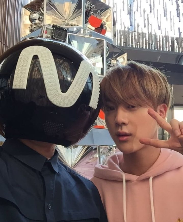 seokjinnie194's tweet photo. Thinking about this Seokjin today💭💭
.
.
#JIN #KIMSEOKJIN #seokjin #BTSJIN #BTSARMY #진 #석진 #김석진 #jinkook #taejin #jinmin #2seok #namjin #Yoonjin #WeLoveYouJin #Abyss10M #EATJIN #900DaysWithEpiphany #StreamFor_Jin #Actor_KimSeokjin #1600DaysWithAwake #jinnie https://t.co/fCkwa4AE7O