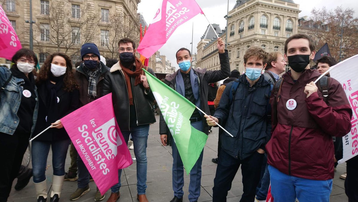 Aujourd'hui, nous étions présents place de la République pour dire #StopLoiSecuriteGlobale

Jeunes Socialistes de toute l'Île-de-France, et de France, nous étions les représentants de la famille socialiste pour dire non à la démolition des libertés publiques.
