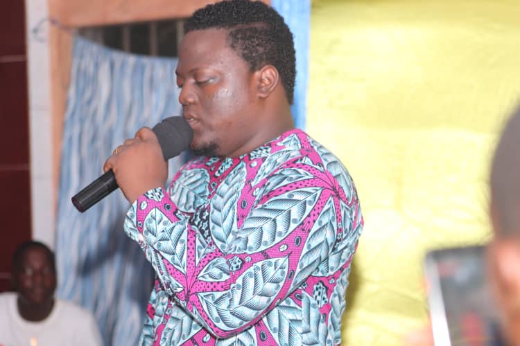 DandjinouAaron's tweet image. Le miracle est ce que tu ne peux pas faire, ce que je ne peux pas faire et que Dieu peut faire et qu'on peut voir mais on ne peut pas expliquer.
#ApotreMegChanvoedou
#FireOne
#FinalFireMinistry