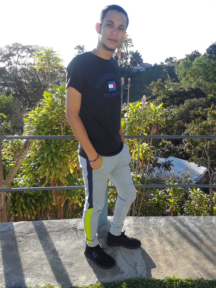 eduarddiaz0803's tweet photo. 😉feliz 😉 https://t.co/2MhmPaNCfd