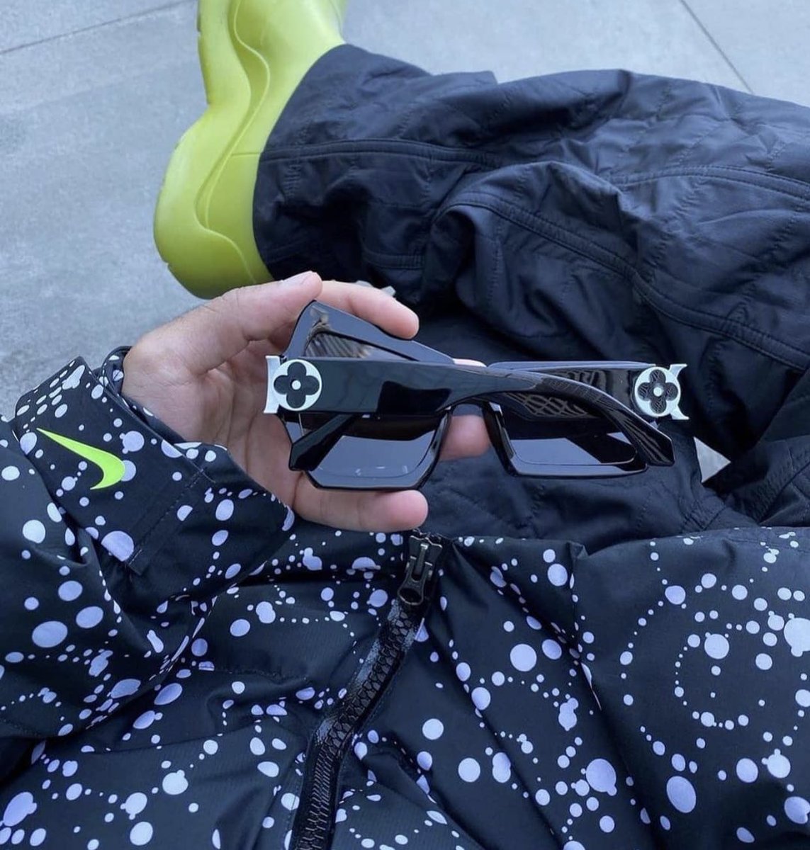 yellow louis vuitton distorted sunglasses