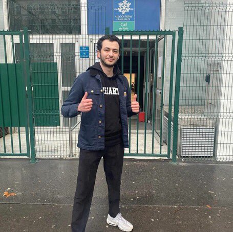 yeahmen90's tweet image. Et vous osez respirer ???