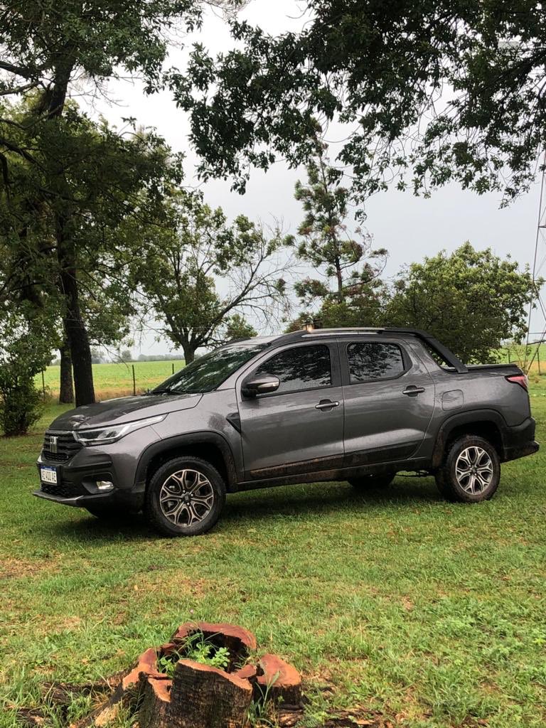 inspectoraereo's tweet image. Y en un día de lluvia, en algún lugar de la provincia de Buenos Aires. Dos Encajadas en el barro y una limpita pasó sin problemas por el mismo lugar. Jero me dio mucha confianza en su crítica y así fuimos💪 @Autoblogcomar