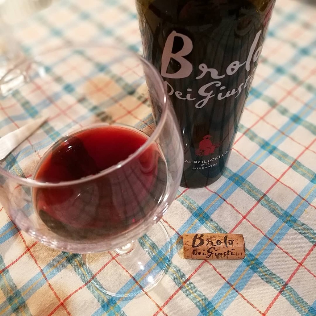 wasabisonio's tweet photo. This is my new #cork but i'm sleeping and the bad humans didn't tell me anything i didn't even smell or sound because i'm downstairs in the house

#mycork #myprecious #wine #vino #valpolicella 

@enotecaria se non riesco a recuperare questo bellissimo cork mi spedite un altr… https://t.co/uaurvJtYDA