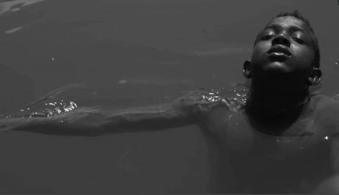 sabontupac's tweet photo. I genuinely feel like I’m spying on someone’s dream. The black and white is so rich with texture, every still looks like a work of art. I’m mesmerized... #FayaDayi #Sundance2021 https://t.co/VNTNN0bTSD