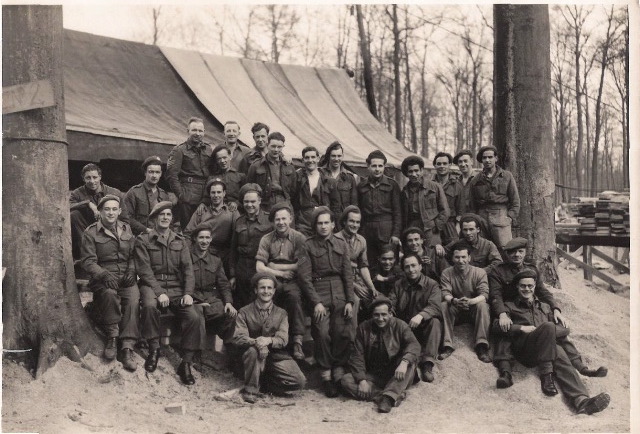 ww2podcast (@theww2podcast) on Twitter photo When France fell in 1940 a sizeable number of Spanish who had been fighting with the French found themselves in Britain. They were recruited into the British Army.
In episode #135 I'm joined by <a href="/sean_f_scullion/">Séan F Scullion</a> #history #WWII
ww2podcast.com When France fell in 1940 a sizeable number of Spanish who had been fighting with the French found themselves in Britain. They were recruited into the British Army.
In episode #135 I'm joined by <a href="/sean_f_scullion/">Séan F Scullion</a> #history #WWII
ww2podcast.com