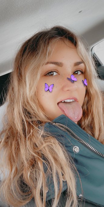 Im cute and naughty! Oops what did I just say🤭 https://t.co/hcxnUNXBtV<a href="/tag/skating"class="tags"><span>#skating</span></a><a href="/tag/rollerblade"class="tags"><span>#rollerblade</span></a>