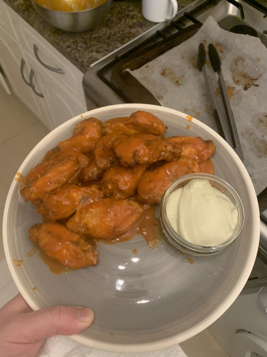 colin__kennedy's tweet photo. Before and after. Damn fine wings, @passyunkavenue! #lovebundle https://t.co/l242YSol8Q