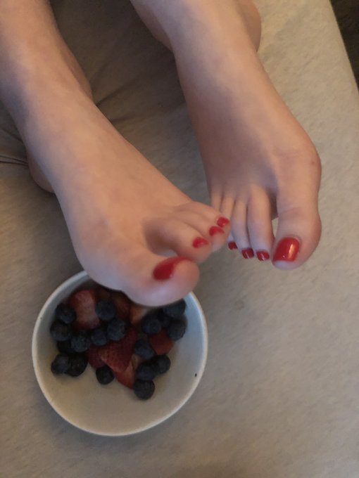 Breakfast fun...watch my little slut cum in her coffee and drink it ;)  https://t.co/xFx3XOp8g9 https://t<a href="/tag/latexqueen"class="tags"><span>#latexqueen</span></a>