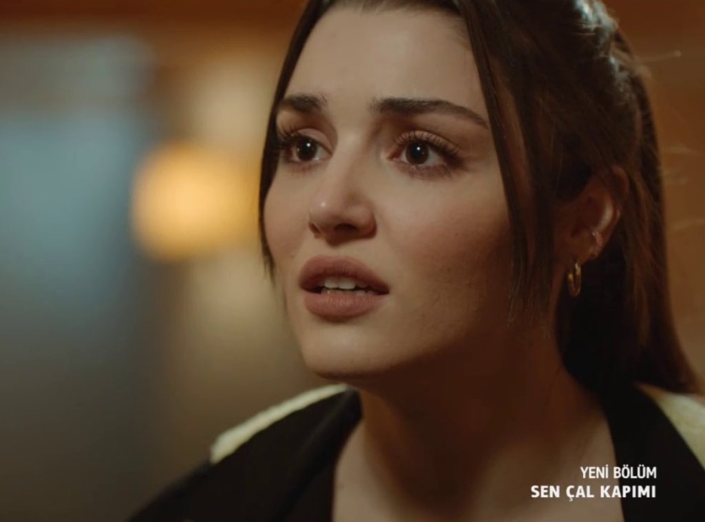 dizipau31's tweet photo. La actuación Hande y Kerem estuvo a otro nivel! Hande haciéndonos sentir todo el sufrimiento de Eda y Kerem haciendo que odiemos la crueldad y frialdad de Serkan! 
Me quedo con eso @KeremBursin @HandeErcel you were amazing 👏🏻#sendenönceben https://t.co/dfHyACVYCJ