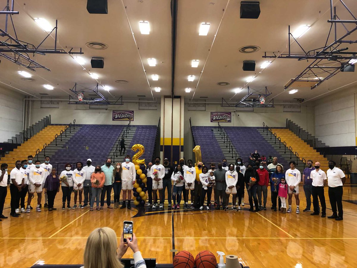 What a great senior day...congrats and thanks to Gannon, Derek, Lorenzo, DQ, Tahje, and Jaylon! So proud of these guys. 4 years of great memories! When we say family we mean it...love you guys! #family