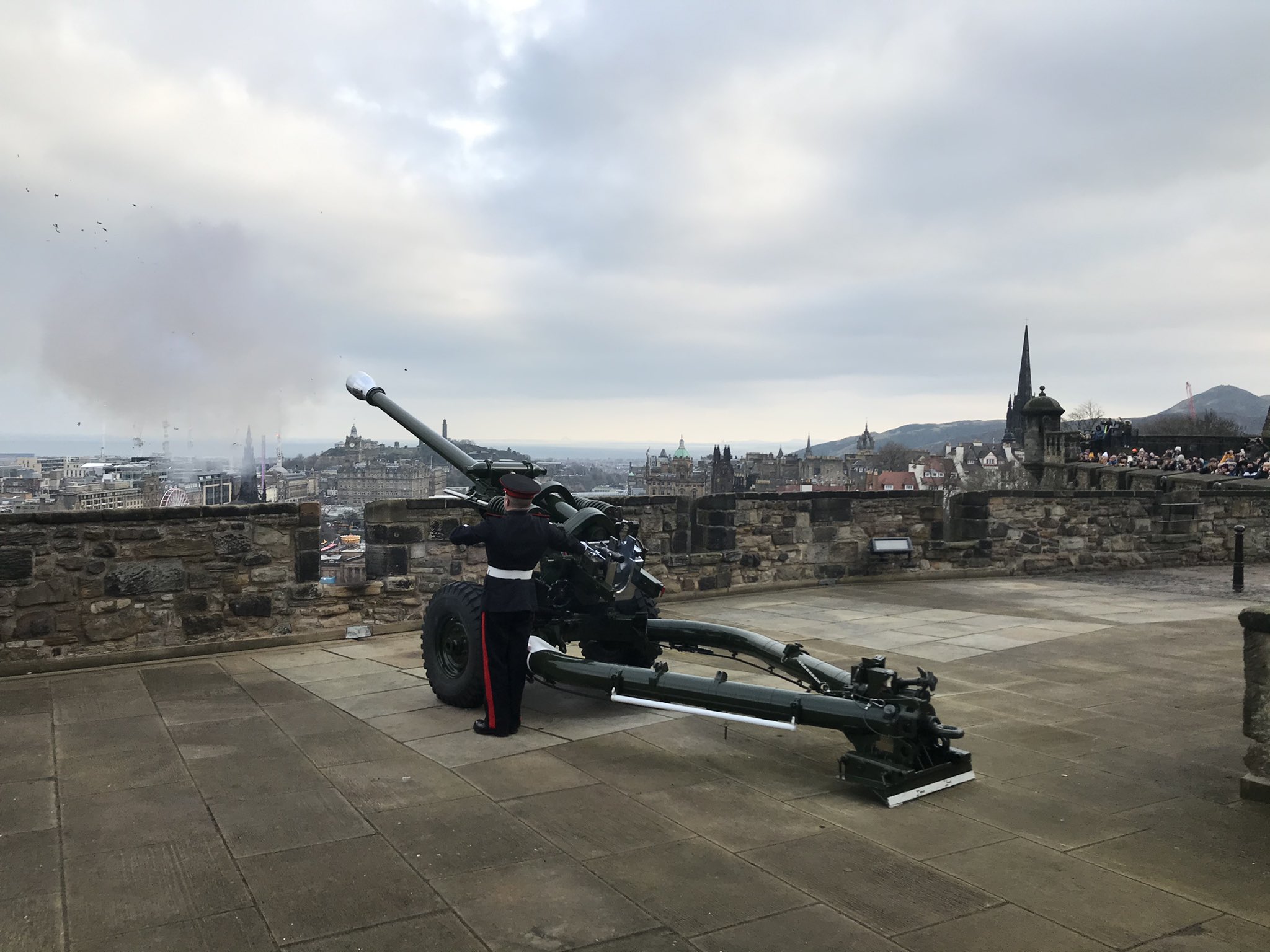 Edinburgh Castle Happy Saturday Didyouknow The One O Clock Gun Is Still Firing If You Walk Past The Castle On Your Daily Walks Make Sure To Listen Out For It