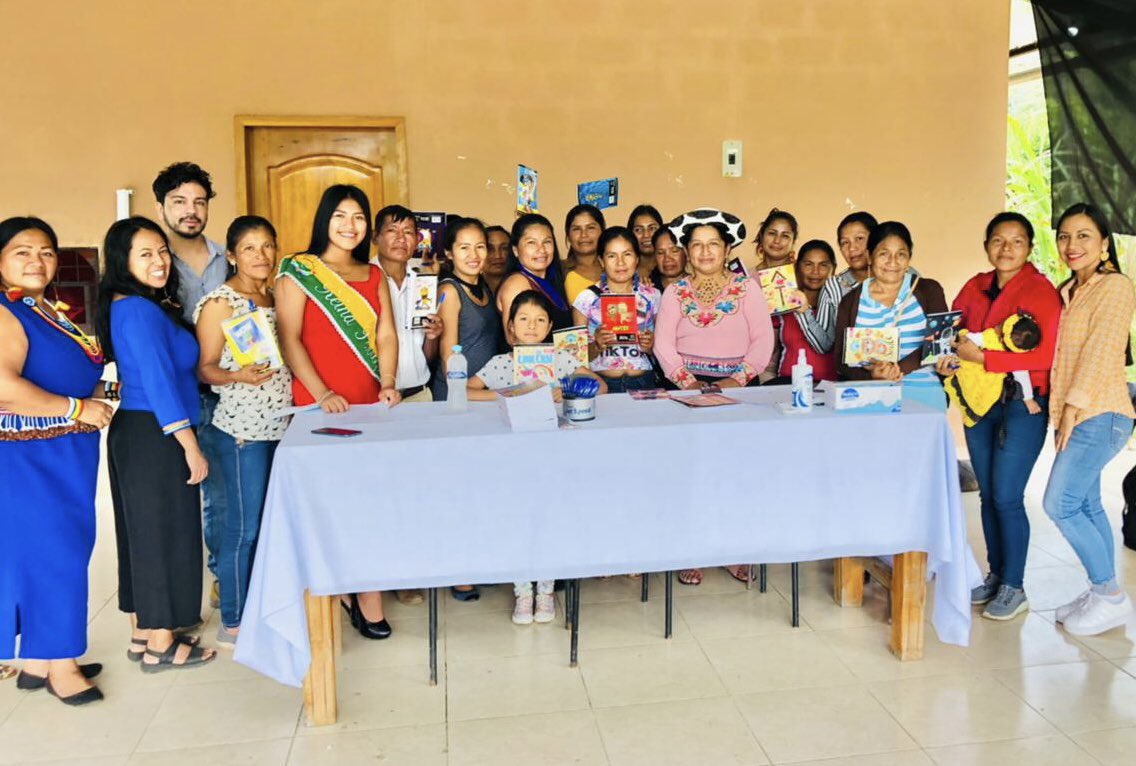 cdes_derechos's tweet photo. Buen momento de aprendizaje en la Escuela Territorial de Mujeres de la Federación de Nacionalidad Shuar de Pastaza. Construyendo plurinacionalidad y fortaleciendo los derechos. #Fenashp #CdesMujeres #Amazonia https://t.co/5FTm89WmUx