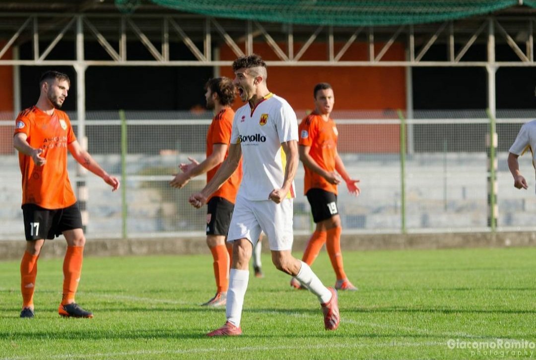 G⚽️L RIOPLATENSE🥳🇦🇷

Julián Cardellino (<a href="/juligarde/">Julian Cardellino</a>) anotó en el empate 1 a 1 del <a href="/ACEsteScuolaCal/">ACEsteScuolaCalcio</a> vs #Chions en la Serie D de Italia🇮🇹.