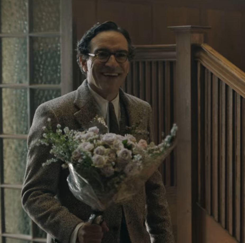 Where on earth did our hippie get plastic, I mean cellophane wrapped flowers from?Even I remember them almost always being wrapped in paper.Must be some fancy flower shop they there.