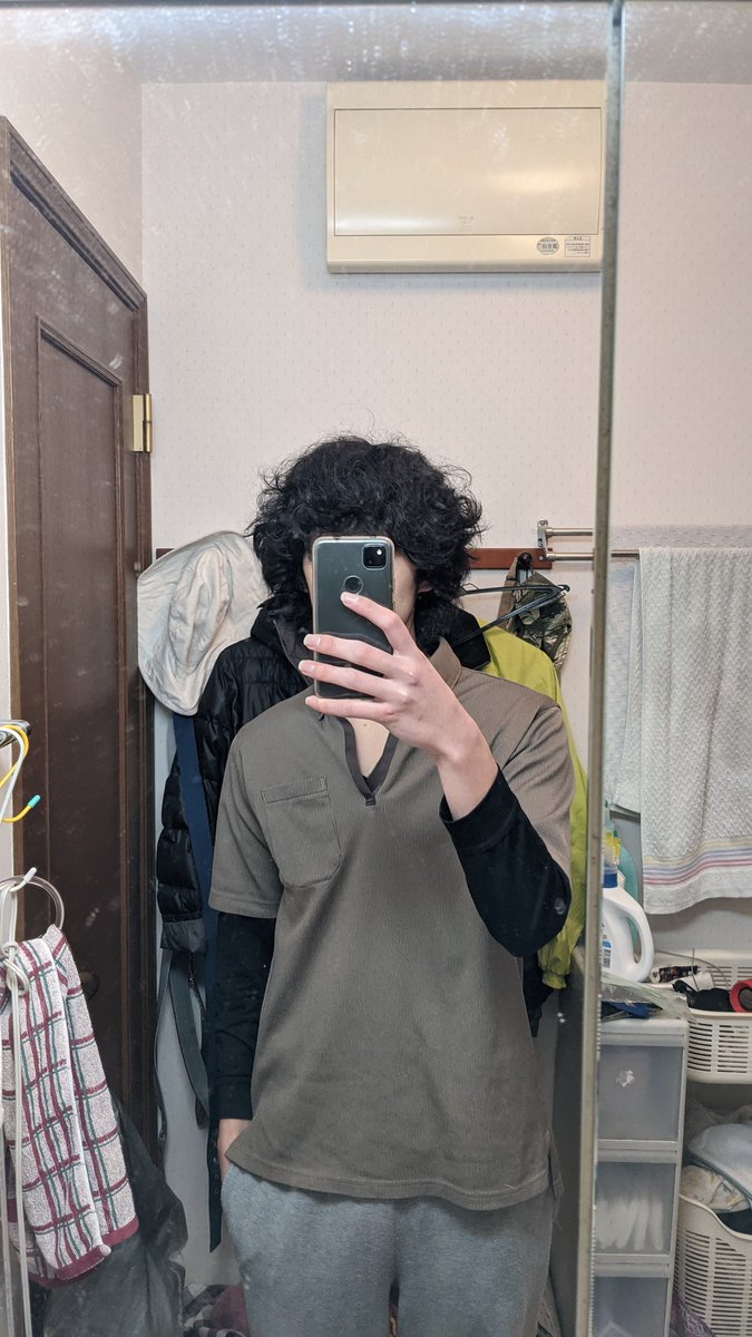 Jacklin_ASMR's tweet photo. 朝起きたらvaundyの倍くらいの毛量(天パ) https://t.co/gv5BqjMeXl