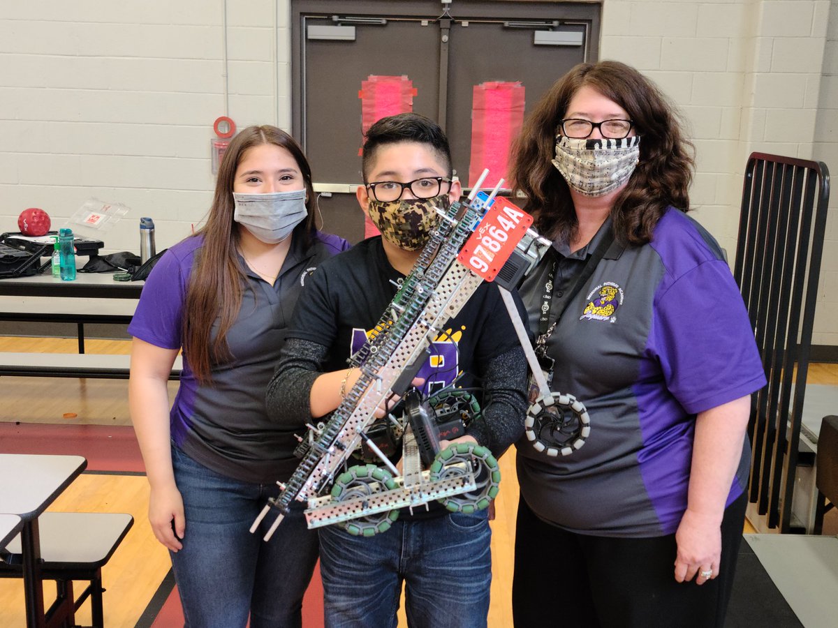 MPA_GOJAGUARS's tweet photo. #MPAJAGS 
2nd Competition 
They made it to the 2nd round and the birthday boy Earned the Judges Award 
.....the Best is Yet to come! 
#ESASSONGANAS @VEXRobotics @MPA_Jaguars @gisdnoticias https://t.co/r0Qkq27h8n