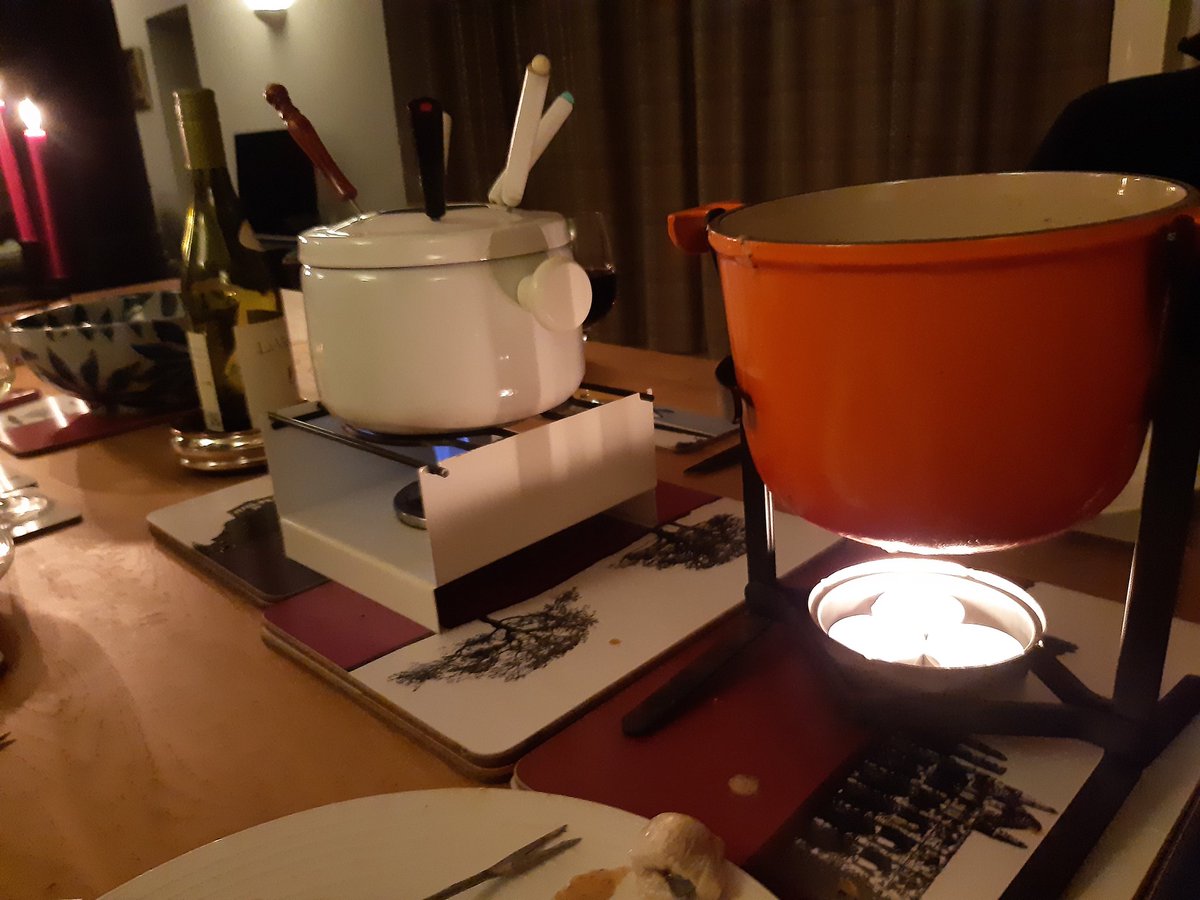 Lockdown 70s style- getting the fondues out 😁 #fondue #lockdown #70s #retrodining