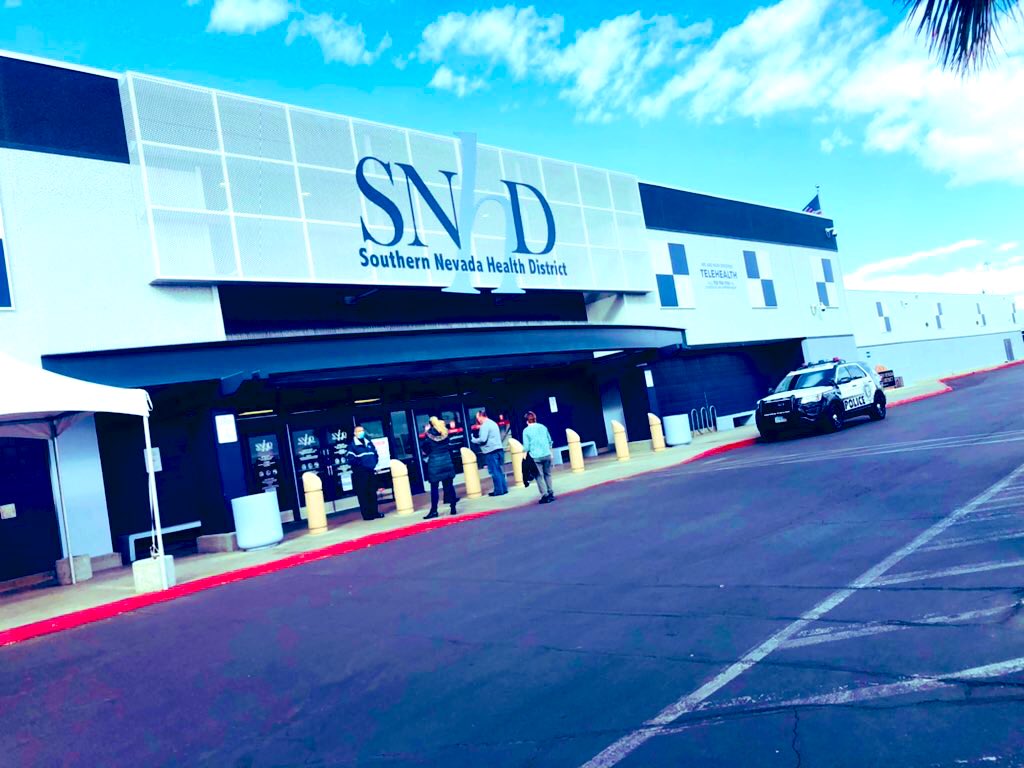 MoxieNv's tweet photo. @LasVegasLocally @meganmesserly Hopeful for all of us! π
Big shout out to all of those helping to get shots in arms here in #LasVegas!
Very streamlined process!
I was in and out yesterday in a matter of minutes at the @SNHDinfo location.
#RUvaccinated
#IgotTheShot
#CovidVaccine
#MaskUpNevada π· https://t.co/RFMkQpZHid