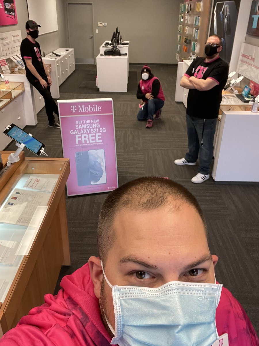 Out here in Antioch IL at 417 E IL route 173,ste 109 between Walmart and Menards “Surprising and delighting” Come see us and join America’s largest 5g network. #TruckLife #Tmobile