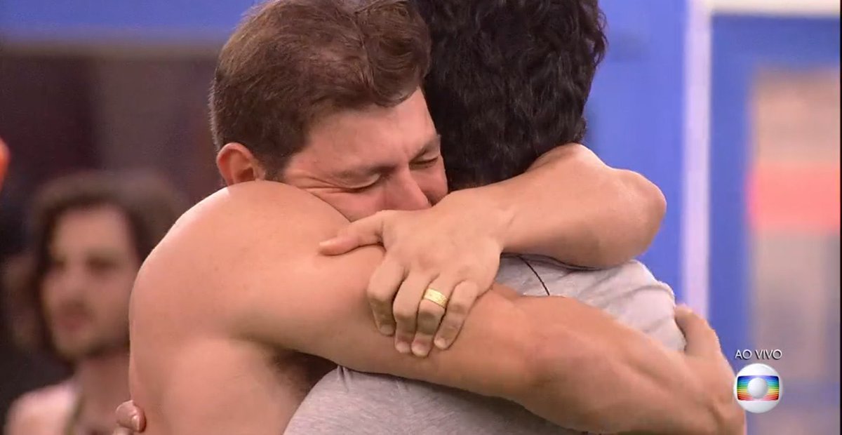 NazareAmarga's tweet photo. O Caio feliz pelo o Roldolffo não ir pro paredão 🥰 #BBB21 https://t.co/Z4JIeH2df1