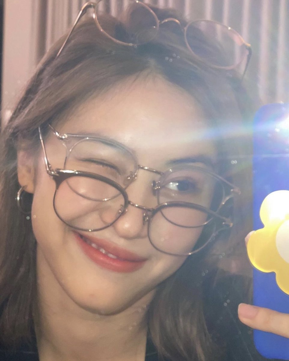 monoyeji's tweet photo. hey hey i’m moving accs reply to this and i’ll follow you from the new acc https://t.co/IantVKcZs1