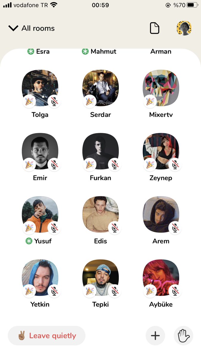QuentroMusic's tweet photo. Şu ortam nasıl bir araya geldi abi? https://t.co/y70I9YBocE