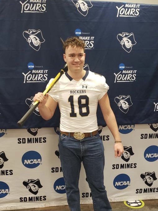 lblythe18's tweet photo. Very thankful to receive an offer from @SDMinesFootball today. And very excited to announce my commitment to play football for coach @coachflohr. Excited to get started. Special thanks to @CoachRSales for being my recruiting contact through this whole process. https://t.co/w9UblOsBOM