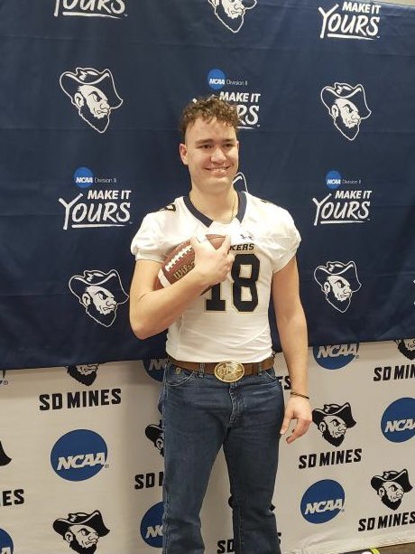 lblythe18's tweet photo. Very thankful to receive an offer from @SDMinesFootball today. And very excited to announce my commitment to play football for coach @coachflohr. Excited to get started. Special thanks to @CoachRSales for being my recruiting contact through this whole process. https://t.co/w9UblOsBOM