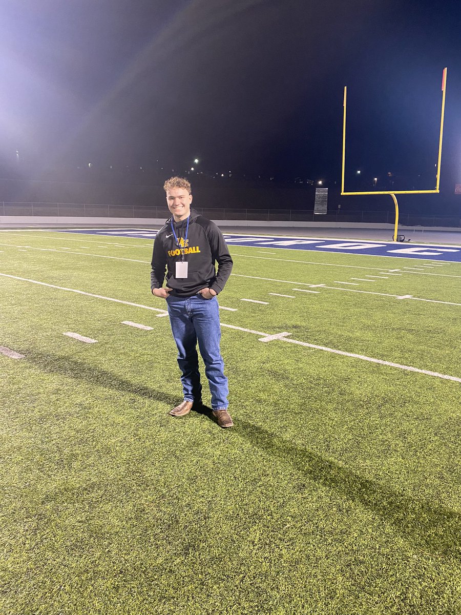 lblythe18's tweet photo. Very thankful to receive an offer from @SDMinesFootball today. And very excited to announce my commitment to play football for coach @coachflohr. Excited to get started. Special thanks to @CoachRSales for being my recruiting contact through this whole process. https://t.co/w9UblOsBOM