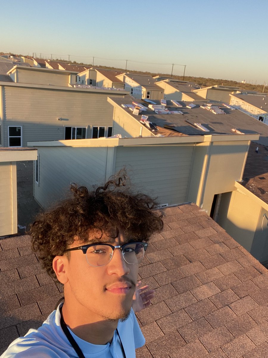 LilTidePod19's tweet photo. Give me 10 years and I’ll own a tiny home neighborhood just like this⏳ https://t.co/xEQMg3W74f