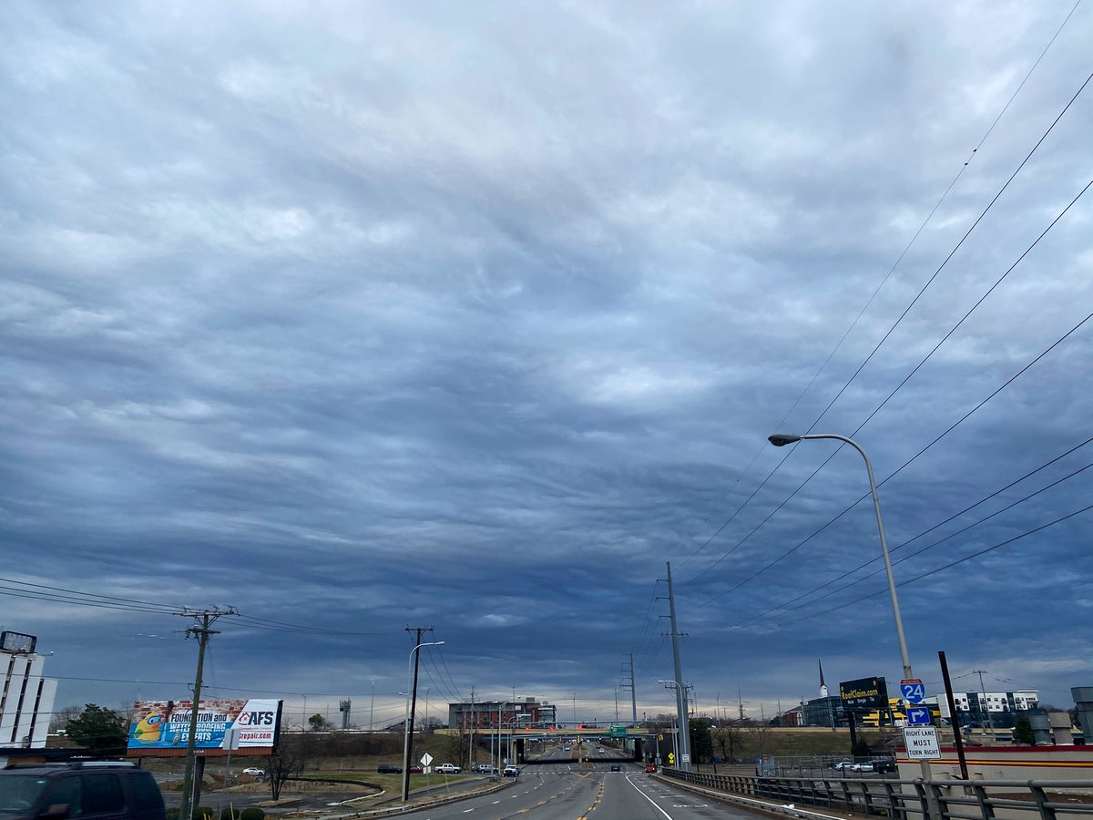 kayvanfleet's tweet photo. @petergaultney @NashSevereWx Seconded! What are these beauties calllllllled https://t.co/T1xmBjbBwp