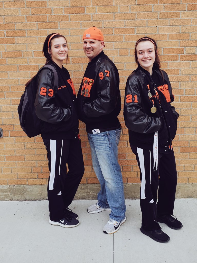 chelsmonty04's tweet photo. They didn't think he would do it!! Showed up at their last home game in his football jersey and letterman jacket🤣🤣 Jade may have been a little embarrassed Jordan loved it!! #alwaysanapache #classof97 #Classof2021 #classof2023 https://t.co/dvGQf9zSLS