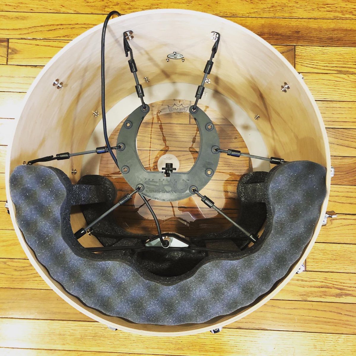 AaronTheDrummer's tweet photo. Upgraded to a #MuscleMuffle. Looks pretty sexy with @The_Kelly_SHU system, if I do say so myself 💅🏼 https://t.co/vPdTiD43ud