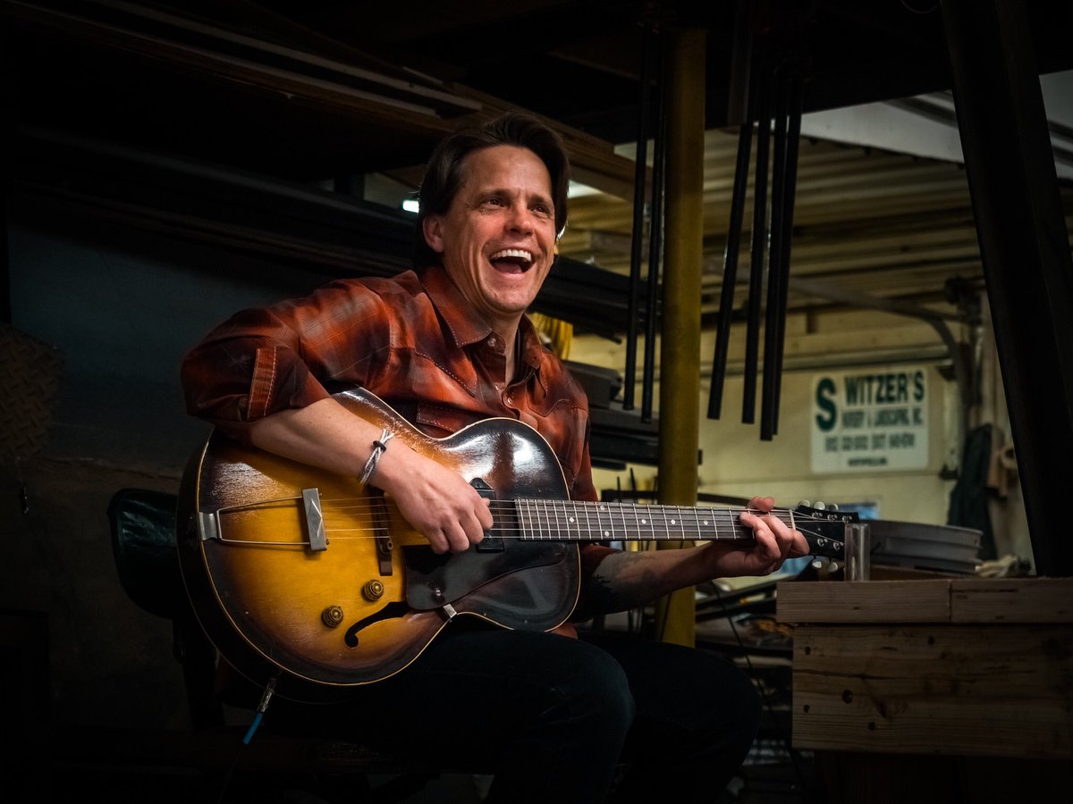 DuckhillWorks's tweet photo. @JasonIsbell This one was recently dusted off for a little fun, matching amp as well https://t.co/7nVACfccos