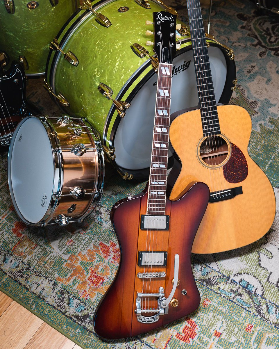 ChicagoMusicEx's tweet photo. Standing out takes outstanding gear. Make an offer to fire up this @RadackGuitars Firebird today. https://t.co/Yz968v233e #chicagomusicexchange #radack #custom #firebird #sunburst #2009 #gearwire #gearybusey #guitarspotter #guitarphotography #guitarsdaily #tonemob #knowyourtone https://t.co/45gtBop4dc