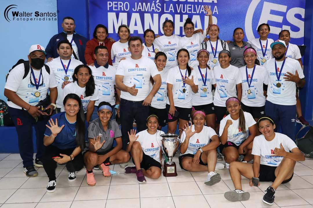 Un equipo, Un sueño ❤️🅰️🐘 que grandes son todas ❤️🅰️🐘 gracias a todos por ese tremendo apoyo ❤️ Que Dios los bendiga siempre ❤️🙏