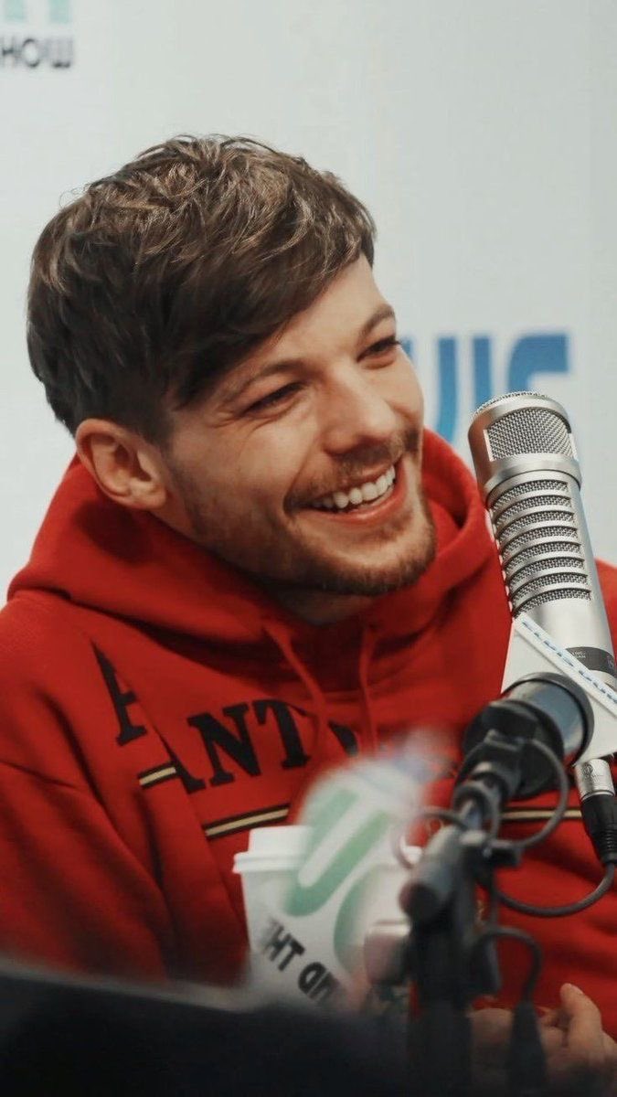 mt91_swift's tweet photo. Walls me ha ayudado en mi vida y es una obra de artes desde la primera hasta la última canción. Louis prometió que su madre estaría orgullosa, y no hay duda que lo está💙 #1YearOfWalls #LouisTomlinson #wallls https://t.co/oKezx1k50K
