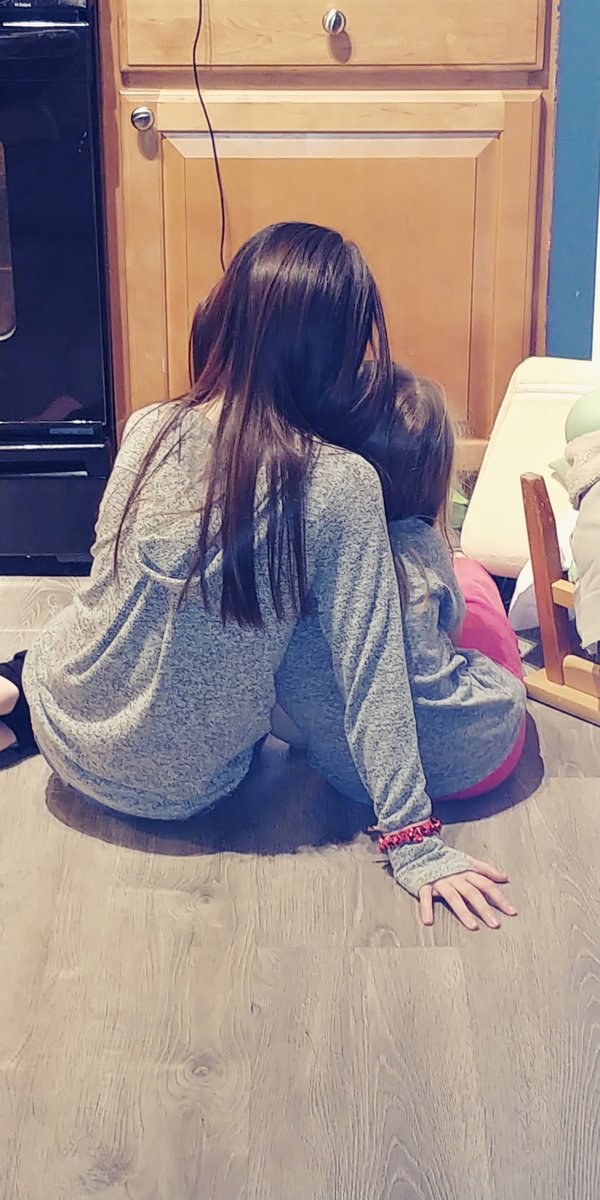 minoamafia's tweet photo. Sometimes I couldn't be happier than to not have anywhere to go or anything to do. They are watching cooking videos while waiting for the brownies they made.
#sisters
#browniebuddies
#quaranTIME https://t.co/BP0xq7dsoP