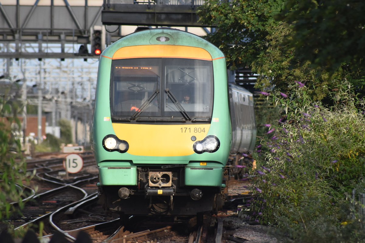 THREAD: A Coastway Will guide to  @SouthernRailUK's Class 171 "Turbostar" fleet