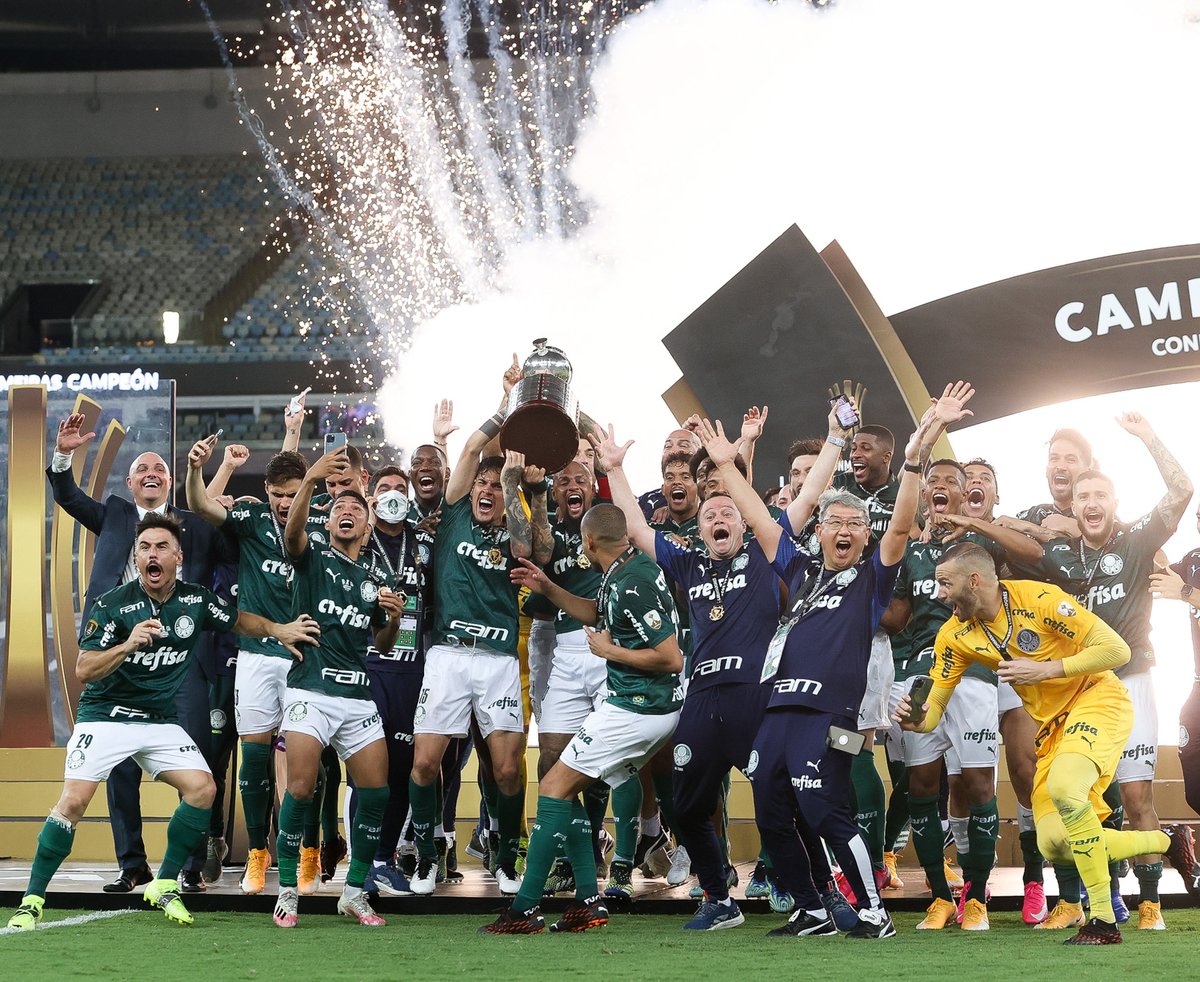 Palmeiras's tweet photo. ESSE MOMENTO É NOSSO, #FAMÍLIAPALMEIRAS! SOMOS BICAMPEÕES DA AMÉRICA! 🏆🏆

#AméricaVerde #AlmaECoração https://t.co/EDXf9CgAYq