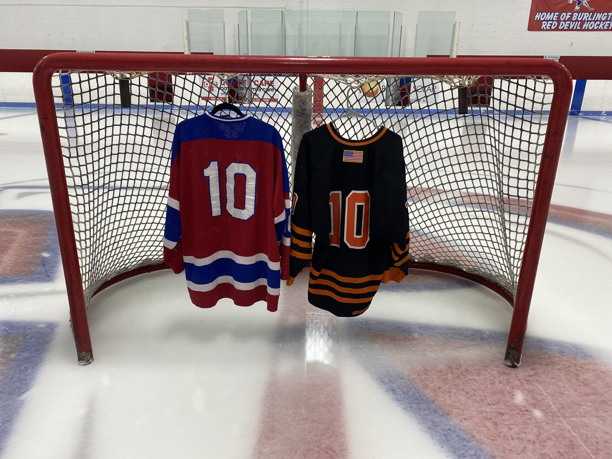 BonWMHS's tweet photo. JV boys 🏒: Wu 3- Burl 2 (shootout). Goals D’Arigo &amp; Mahoney in regulation. Then in the shootout! 🍎: Parece, Sheppard. Skafas great in 🥅.  Battle of Winn St dedicated to AJ and the @FeehanHockey family.  @Red_devilhockey @BHSRedDevils @Woburn_Hockey @wmhs_principal @Duran9jim https://t.co/57NM99YRhm