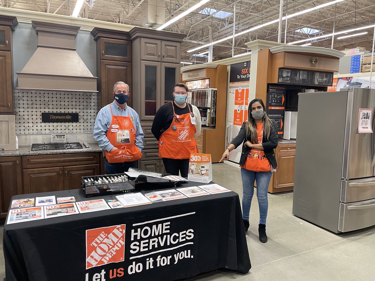 Great engagement from the Specialist &amp; in store Home Services Project Specialist today covering all available service offers with our community. #EverettProud <a href="/HdJaaron/">Jaaron Lauterbach HD</a> <a href="/SarahLowell_HD/">Sarah Lowell</a> <a href="/SeattleD317/">J Contonio</a> @TracieD317