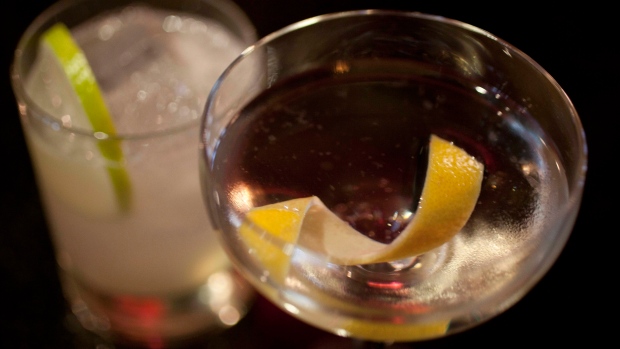 CTVNews's tweet photo. 'No issues': Drinking alcohol won’t affect COVID-19 vaccine efficacy, doctors say https://t.co/QJXjLzaXlH https://t.co/nQf2E03eH0