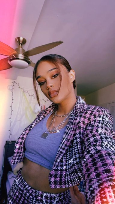 I can be your mommy too ☝🏾 https://t.co/Kbn6skBhJJ