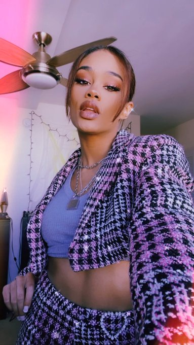 I can be your mommy too ☝🏾 https://t.co/Kbn6skBhJJ