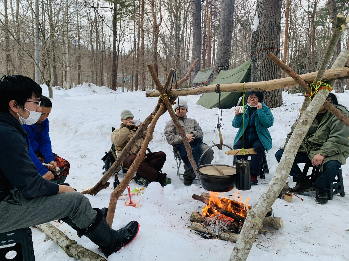 laboland's tweet photo. 雪上ブッシュクラフトチャレンジ。
JBSブッシュクラフトインストラクター、アドバイザーの方たちの雪上ブッシュクラフト自主研修。
#bushcraft #Japanbushcraftschool #雪上ブッシュクラフト #laboland #ラボランドくろひめ https://t.co/dzY1yZA6Bq