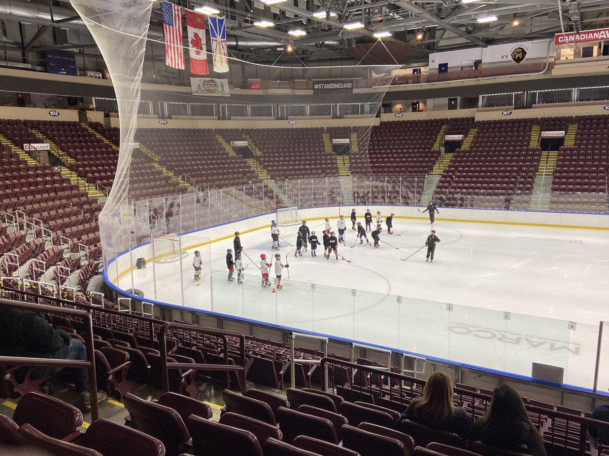 colbymitchell83's tweet photo. Great weekend at โฆ@MileOne_Centreโฉ with the โฆ@NLGrowlersโฉ oh how I wish we were watching hockey. This was pretty good though! #standongaurd https://t.co/KdLJ08dx3z
