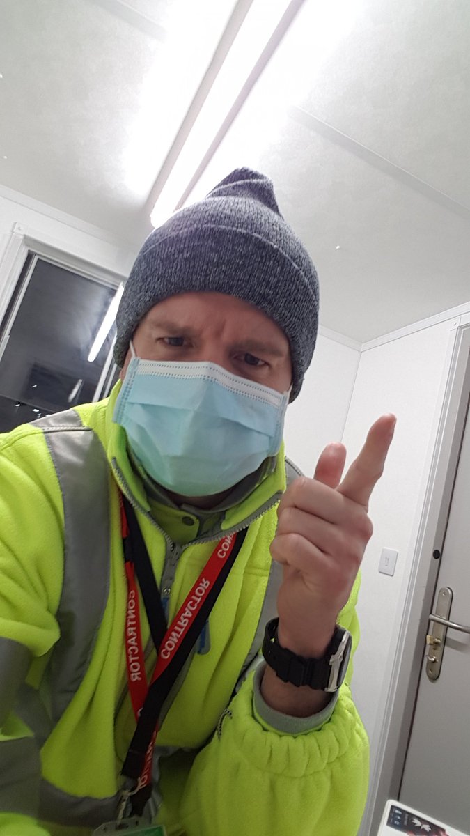 chrisguyboots's tweet photo. Yes @molliecollins My weekend discovery on @KissFMUK here's to the weekend workers #security @ Pompey Docks #dnbforever https://t.co/9AE3XEub5E